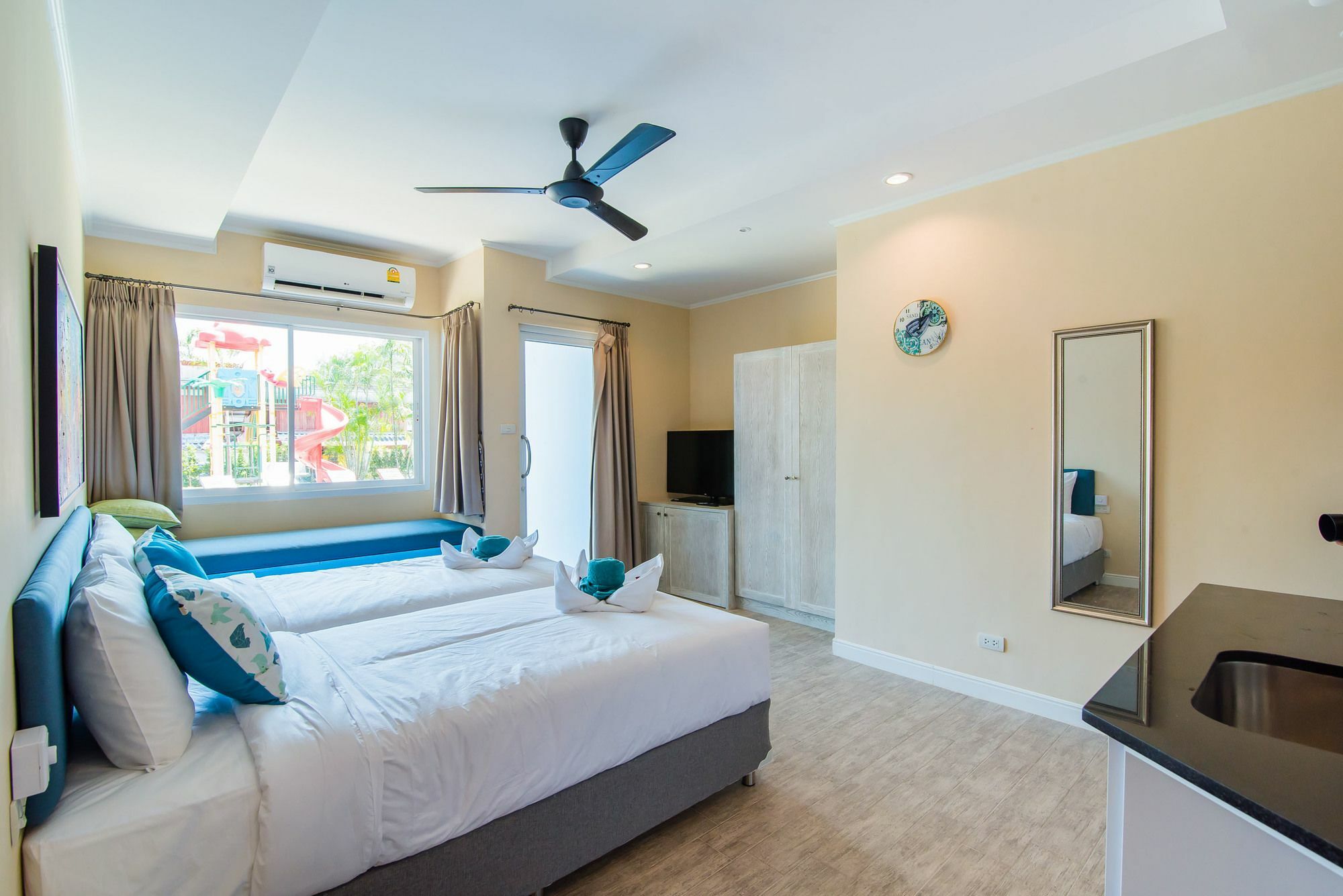Surf And Sand Resort Hua Hin Exterior photo